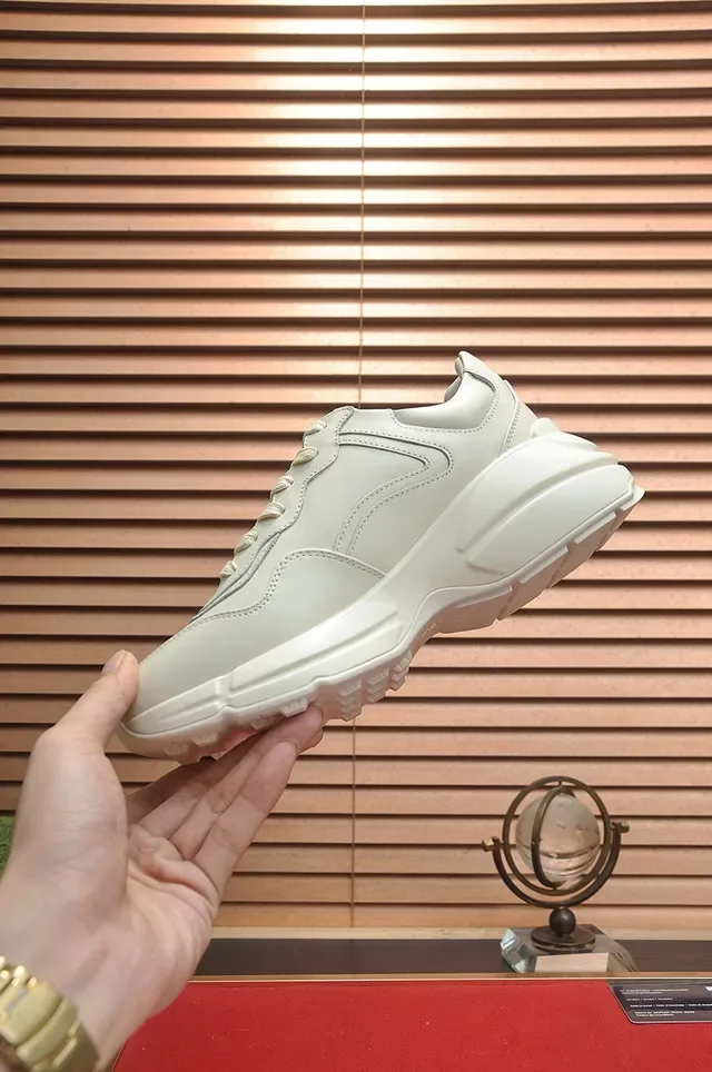 Gucci Screener Off-White Couro Interlocking GG Logo Lifestyle Sneakers 5