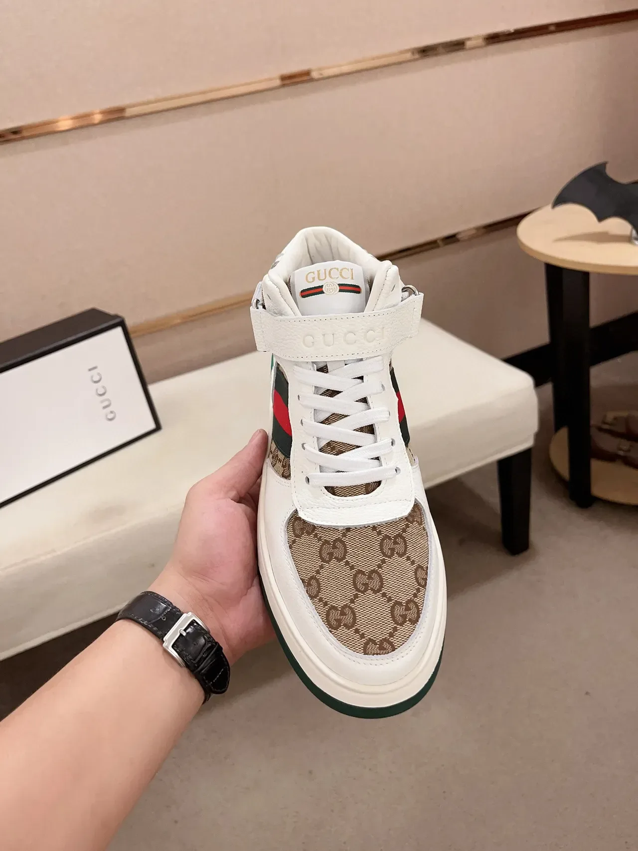 Gucci Screener White Beige Green Red tênis lifestyle 2