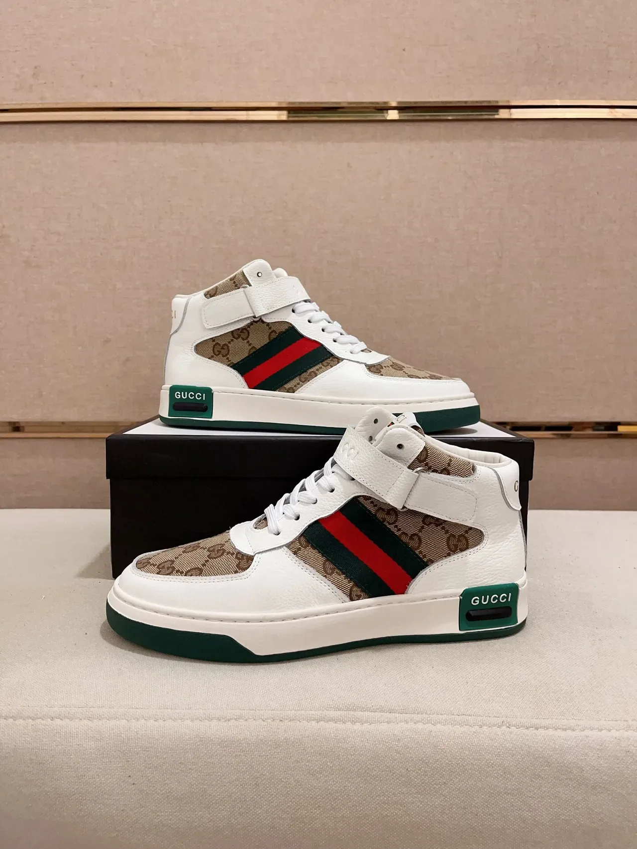 Gucci Screener White Beige Green Red tênis lifestyle 7