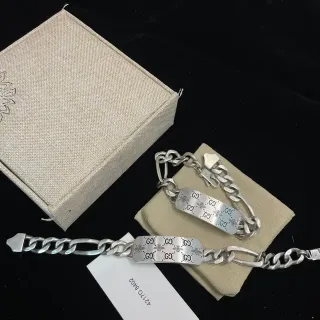 Gucci Pulsera Plata Cadena Curb Gruesa Placa Rectangular Grabada