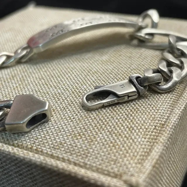 Gucci Silver Chunky Curb Chain Engraved Rectangular Plaque Bracelet 2
