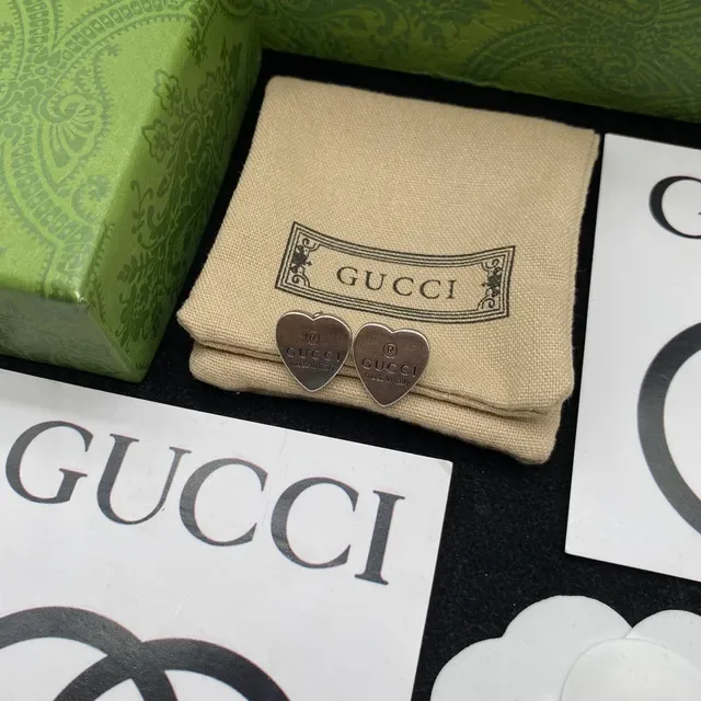 Gucci Silver Heart-Shaped Engraved Logo Necklace 2