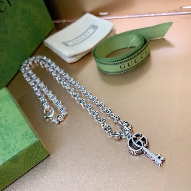 Gucci Silver Interlocking GG-Link Chain Key-Shaped Pendant Necklace 3