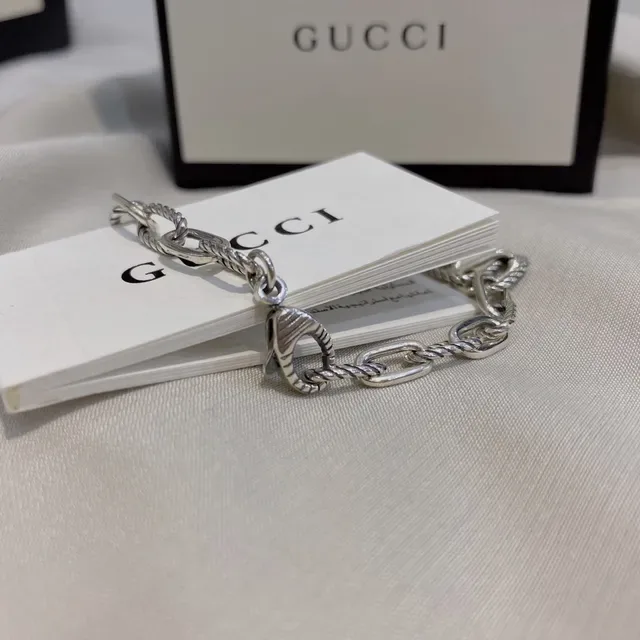 Gucci Silver Twisted Rope Chain Interlocking G Pendant Necklace 3