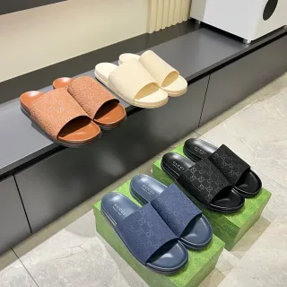 Gucci Rasteiras Embossadas GG Monogram Chinelos