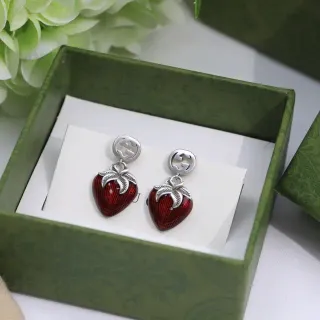 Gucci أقراط تاتش فراولة مينا Double G Stud