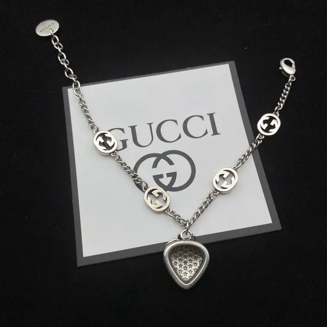 Gucci স্ট্রবেরি লাল চাঁদি এনামেল পেন্ড্যান্টস ইন্টারলকিং GG-লিঙ্ক চেইন হার 5