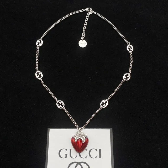 Gucci স্ট্রবেরি লাল চাঁদি এনামেল পেন্ড্যান্টস ইন্টারলকিং GG-লিঙ্ক চেইন হার 9