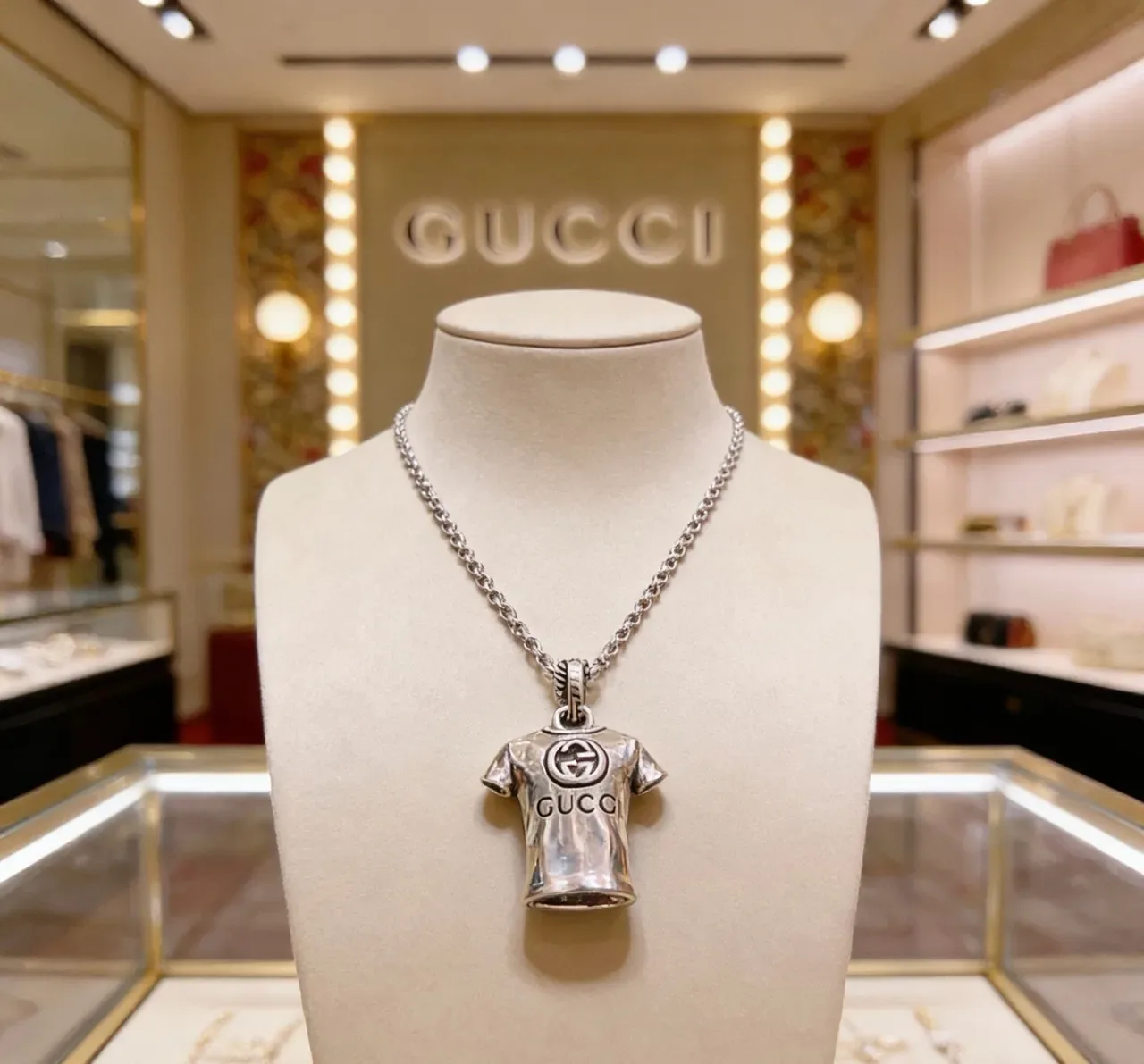 Gucci T-Shirt Pendant Silver Necklace 8