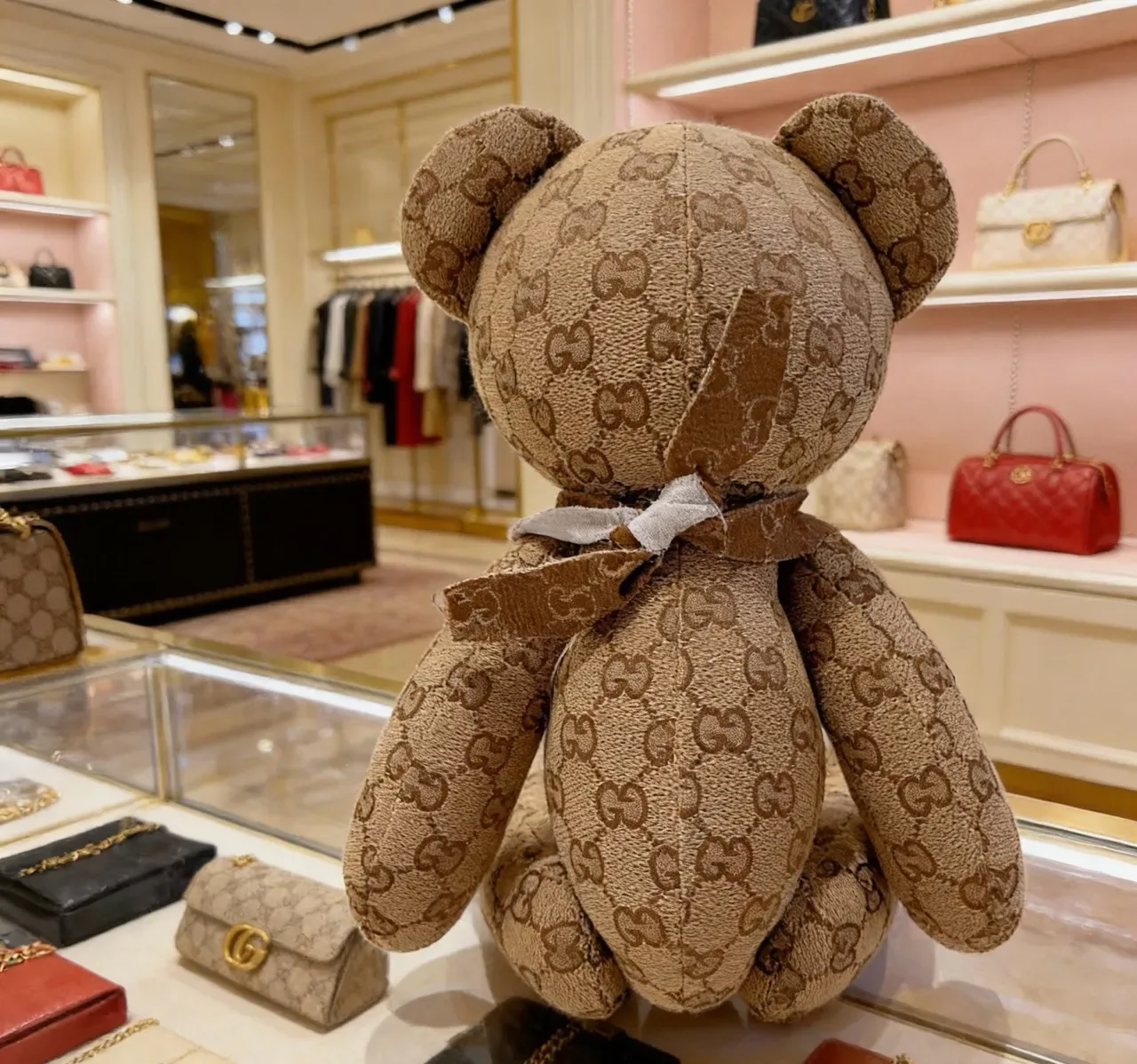 Gucci Teddy Bear Bolso Beige Marrón GG Monogram Canvas Peluche Silueta 6