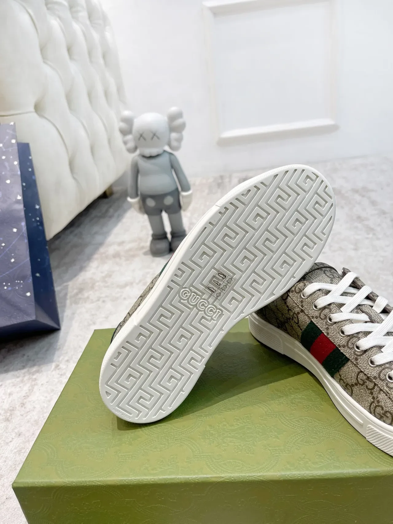 गुच्ची टेनिस 1977 बीज GG Monogram Web Stripe लाइफस्टाइल स्नीकर 2