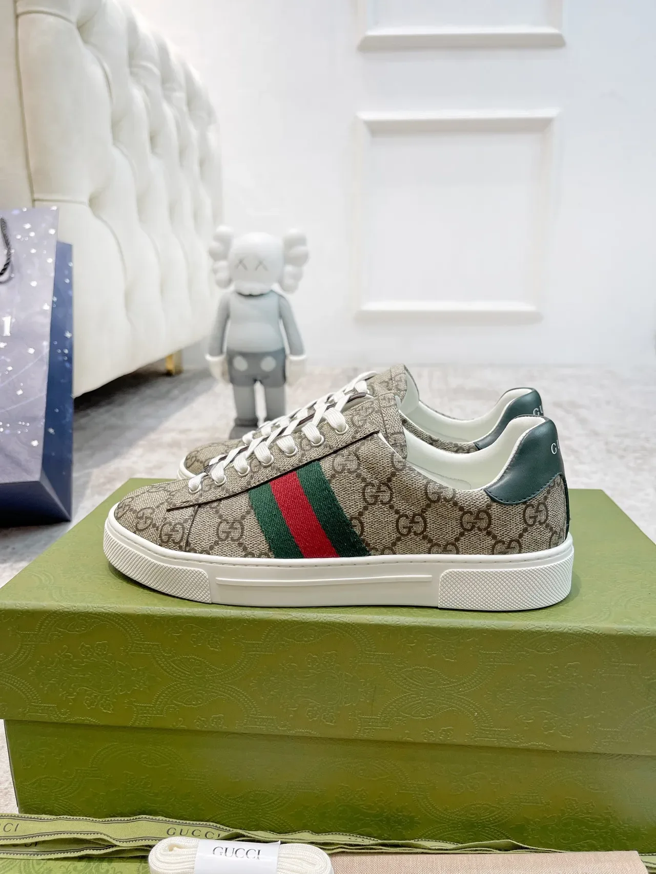 गुच्ची टेनिस 1977 बीज GG Monogram Web Stripe लाइफस्टाइल स्नीकर 4