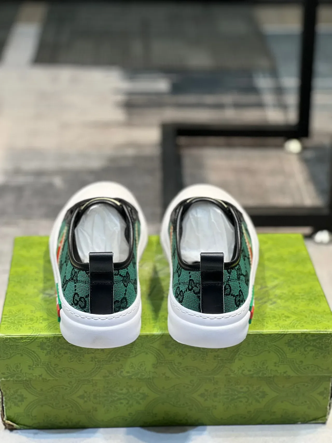 Gucci Tennis 1977 绿色 GG Monogram Web Stripe 生活方式运动鞋 2