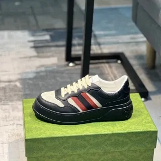 Gucci Tennis 1977 Zapatillas Lifestyle con Monograma de Lona y Cuero con Rayas de Web