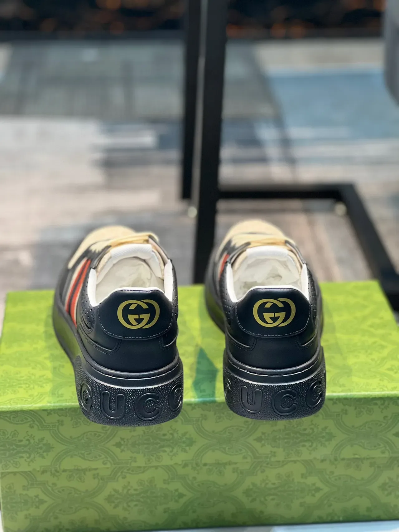 Gucci Tennis 1977 Zapatillas Lifestyle con Monograma de Lona y Cuero con Rayas de Web 2