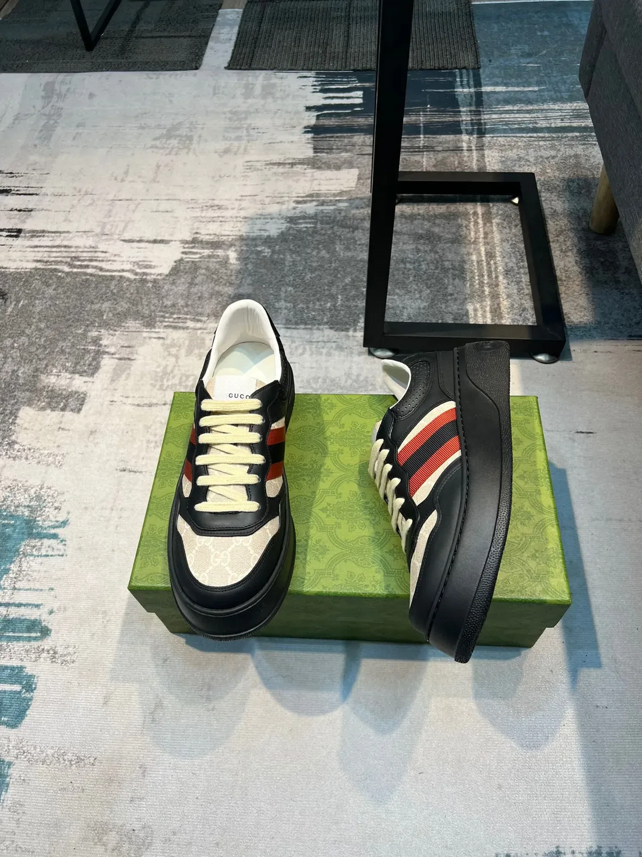 Gucci Tennis 1977 Zapatillas Lifestyle con Monograma de Lona y Cuero con Rayas de Web 4