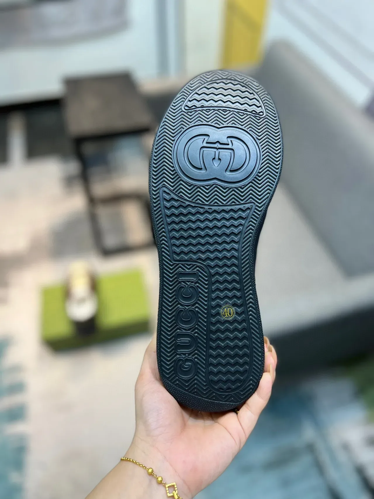 Gucci Tennis 1977 Zapatillas Lifestyle con Monograma de Lona y Cuero con Rayas de Web 9