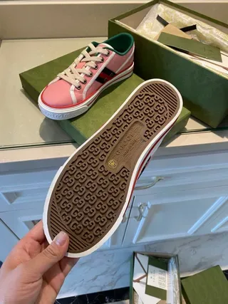 Gucci Tennis 1977 Tênis Lifestyle de Lona Rosa com Listra Web 9