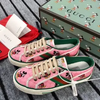 Gucci Tennis 1977 Zapatillas lifestyle con impresión de Mickey Mouse rosa