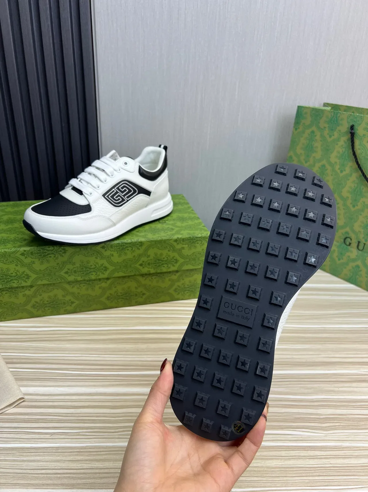 Gucci White Black Leather-Paneled Perforated Toe Lifestyle Sneakers 9