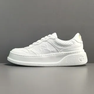 Gucci Zapatillas Lifestyle de Cuero Perforado con Suela de Plataforma Blanco y Oro