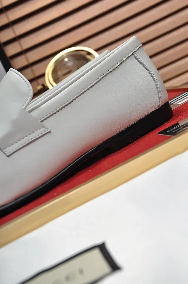 Gucci সাদা চামড়া Penny Strap লুফার 2