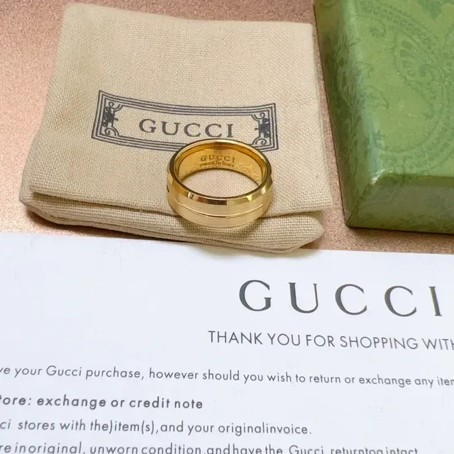 Gucci حلقة عريضة ذهبية مصقولة ثنائية الخندق مينيماليست 6