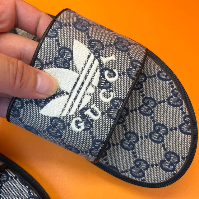 Gucci x Adidas Screener Slide gris GG Monogram mules 7