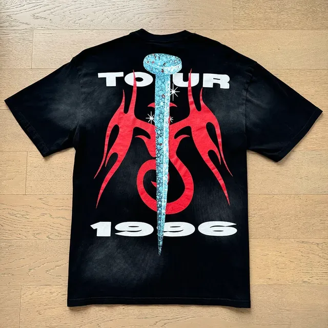 Camiseta Hellstar negra desgastada con estampado gráfico 4