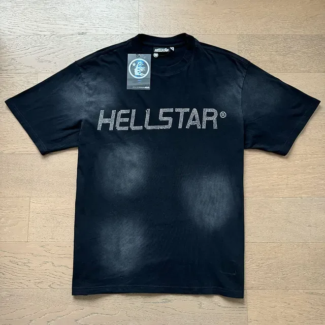 Camiseta Hellstar logo de pedrería negro lavado gráfico de llamas 3