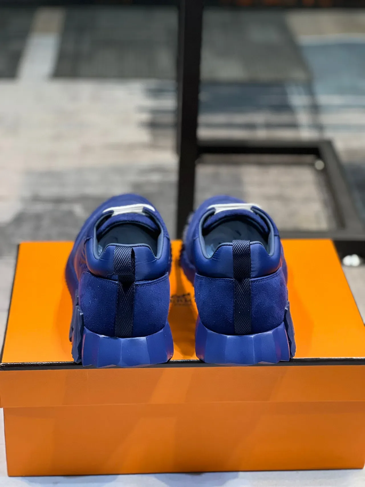 Hermès 蓝白 雕塑带棱纹鞋底 混合麂皮尼龙鞋面 生活方式运动鞋 2