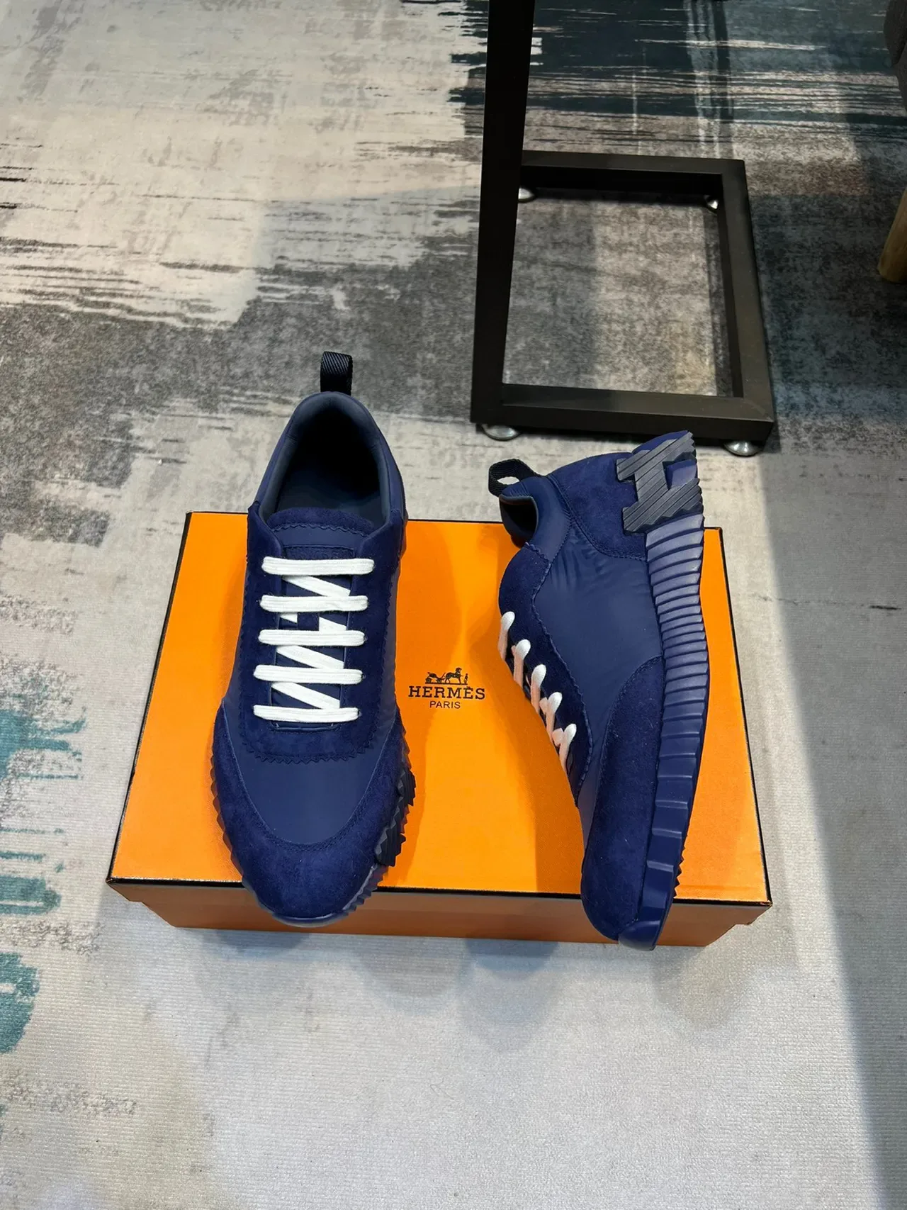 Hermès 蓝白 雕塑带棱纹鞋底 混合麂皮尼龙鞋面 生活方式运动鞋 4