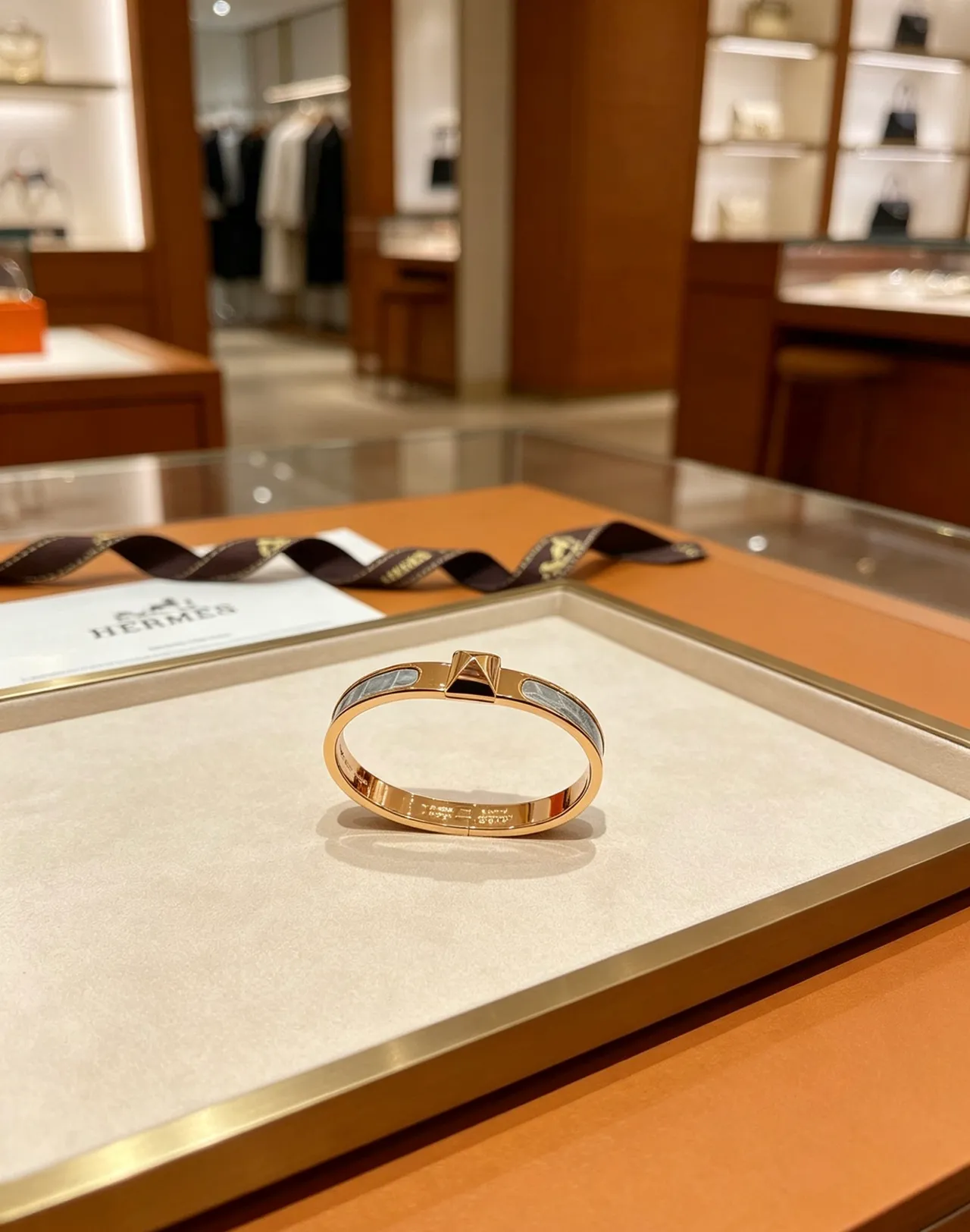 Hermès Clic H সোনালি রং এবং কুমির ত্বকের ইনলে ব্রেসলেট 5