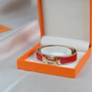 Hermès Clic H سوارة صلبة إيمل أحمر لون ذهبي