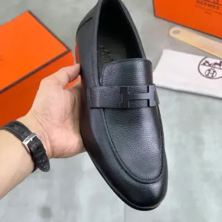 Hermès Constance Loafer 黑色粒面皮革 H-Buckle Loafer