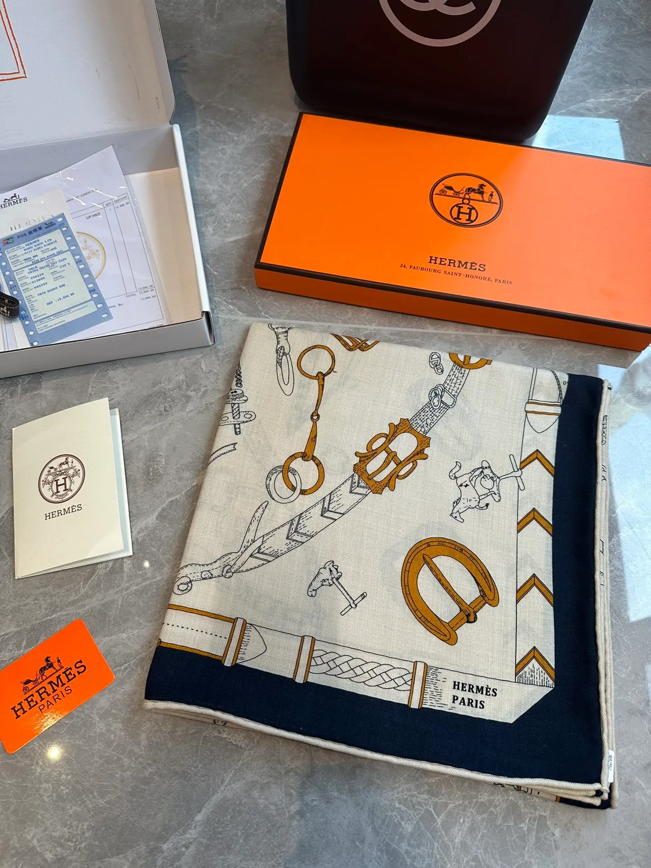 Hermès Bufanda de seda crema con estampado de hardware ecuestre 4