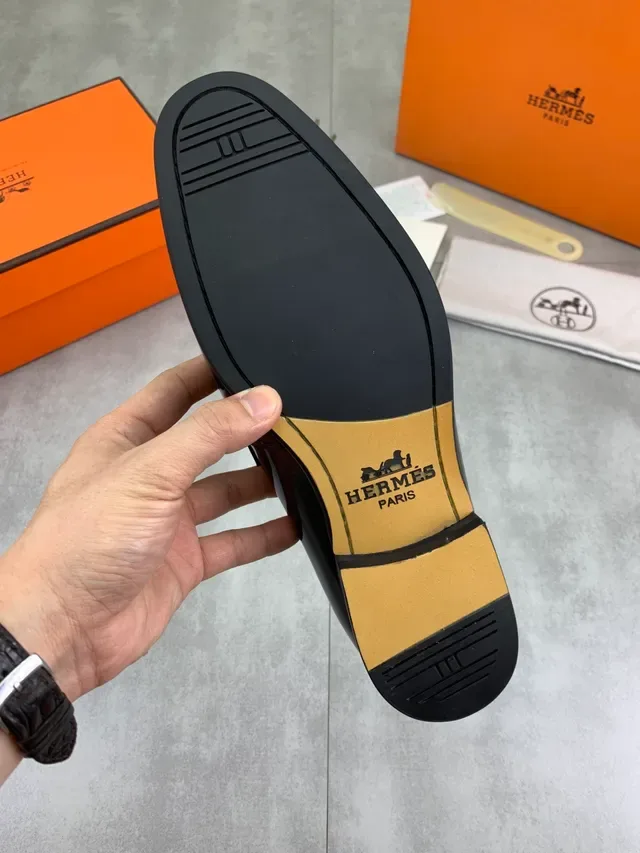 Hermès H Buckle Mocasins Couro Preto Verniz 2