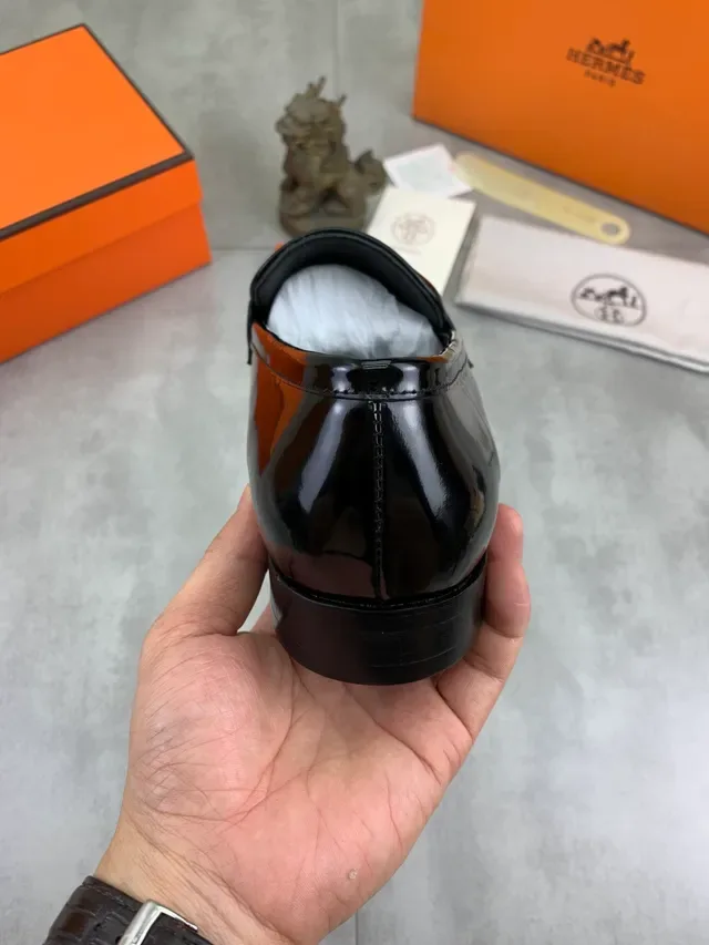 Hermès H Buckle Mocasins Couro Preto Verniz 3