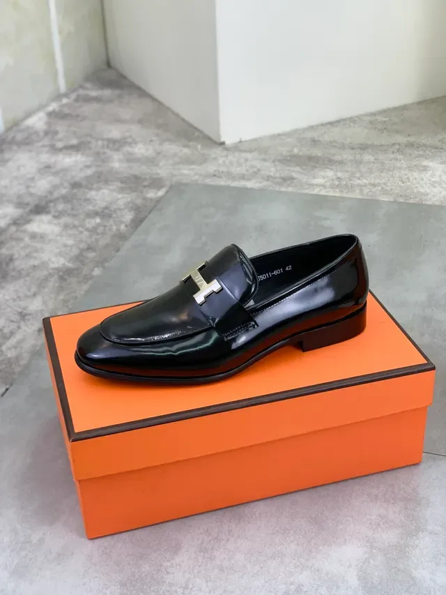 Hermès H Buckle Mocasins Couro Preto Verniz 4
