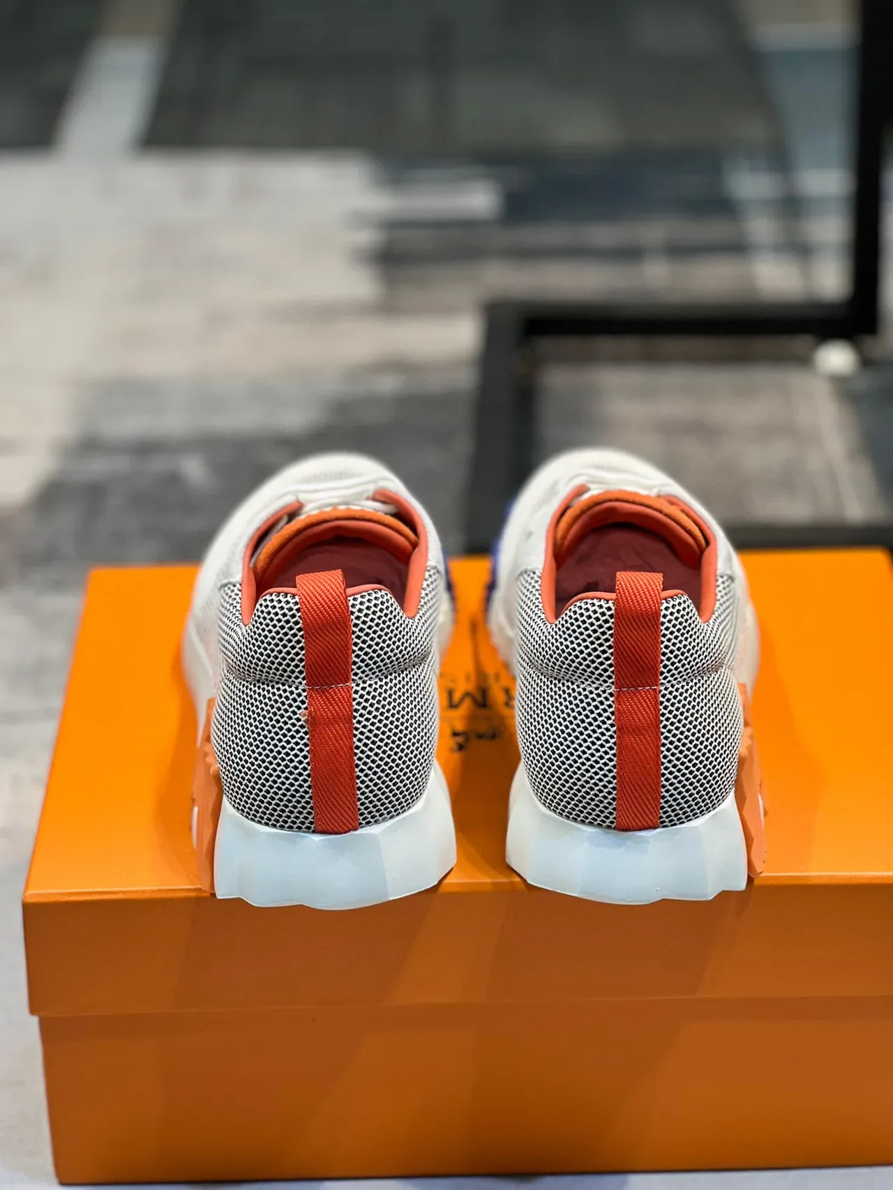 Hermès H-Ride Zapatillas Lifestyle Off-White y Naranja 2