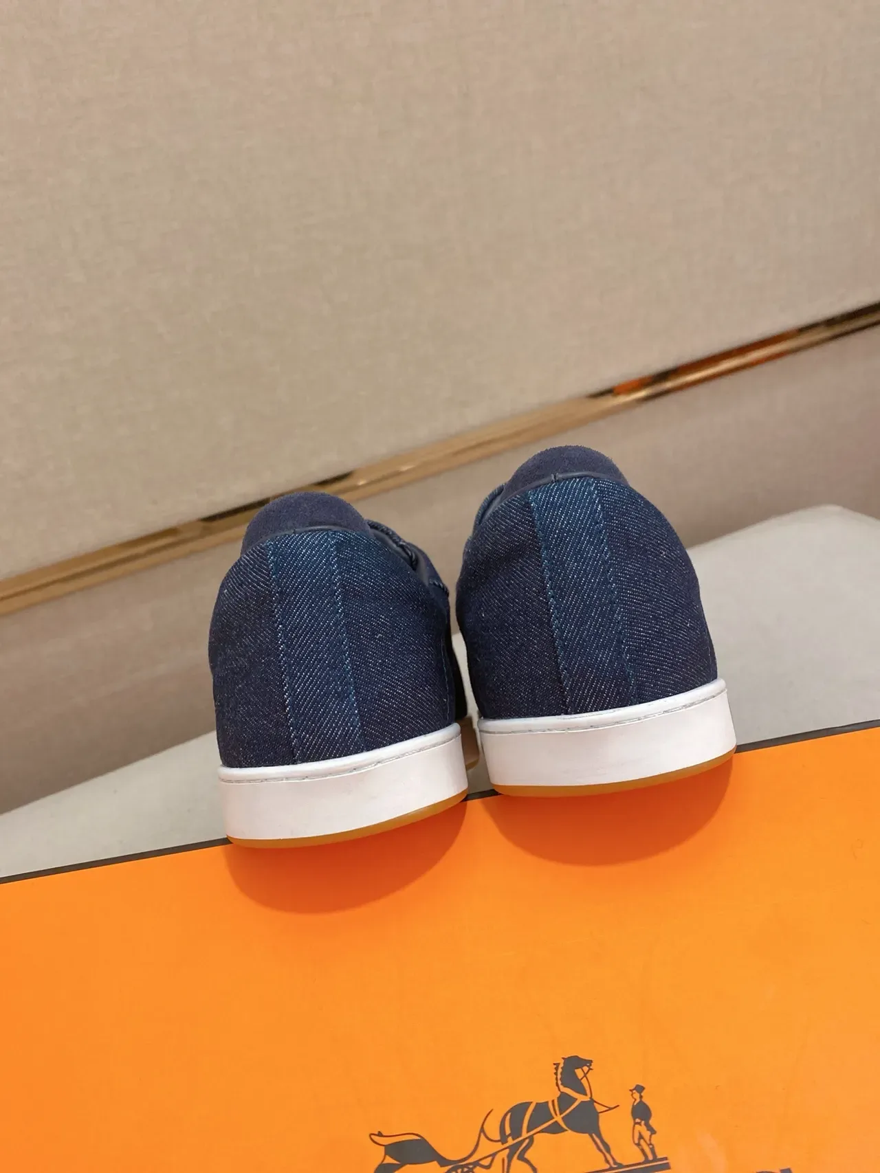 Hermès H 慢跑鞋 海军蓝 牛仔布 白色鞋底 生活方式慢跑鞋 3