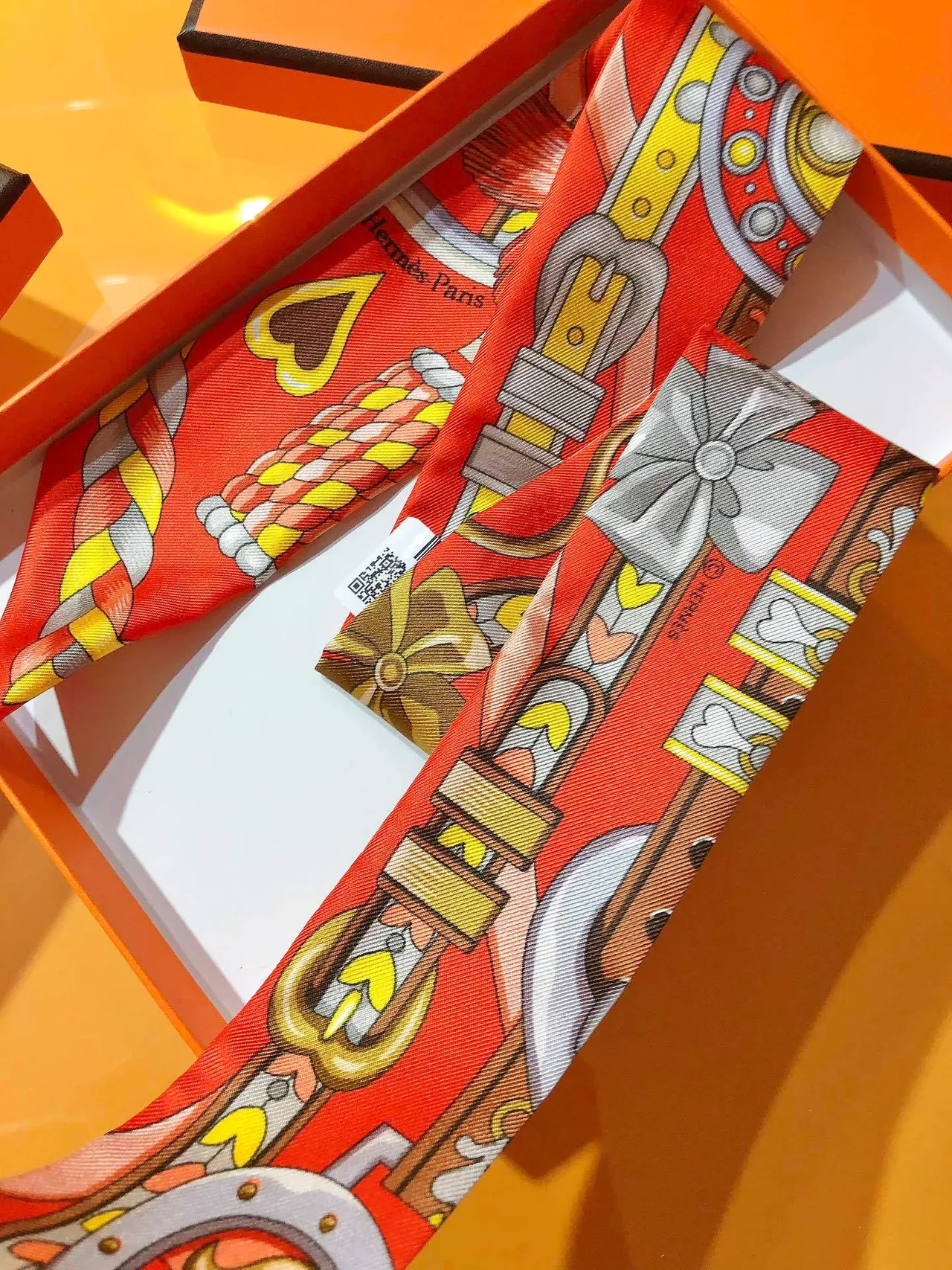 Hermès Harnais de Coeur Twilly লাল রেশমের স্কার্ফ 3