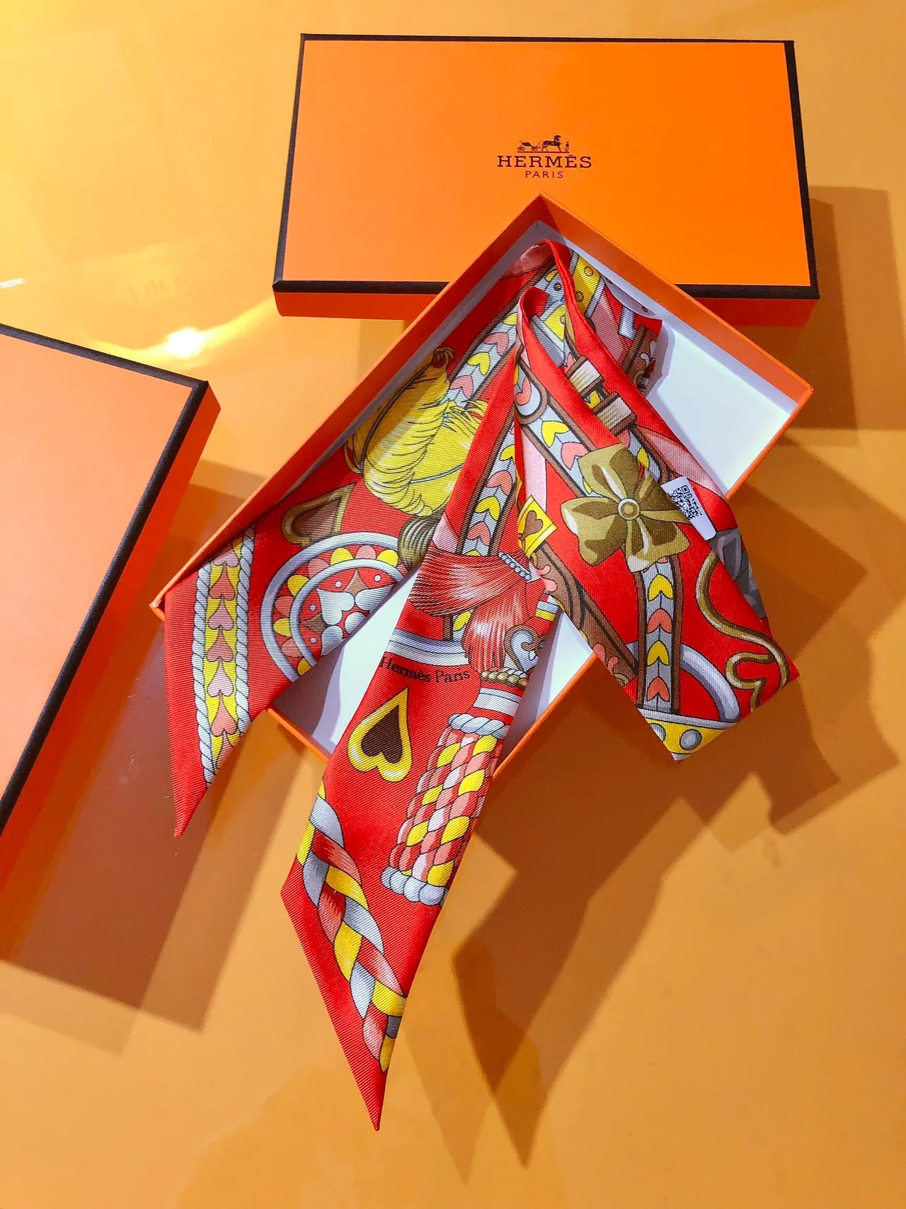 Hermès Harnais de Coeur Twilly লাল রেশমের স্কার্ফ 6