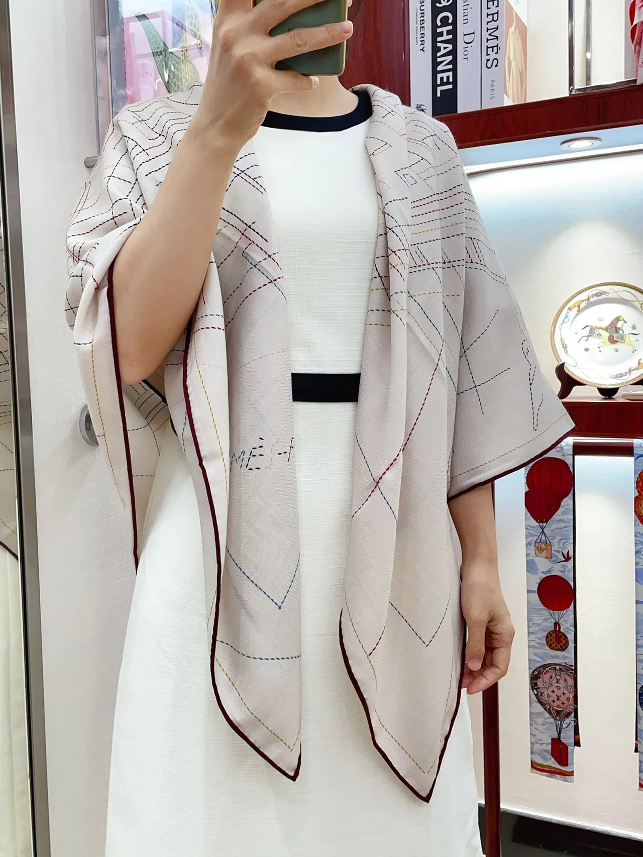 Hermès বহুগুণ রঙের ছেঁড়া জালি হেরিংবোন Cashmere শাল 2