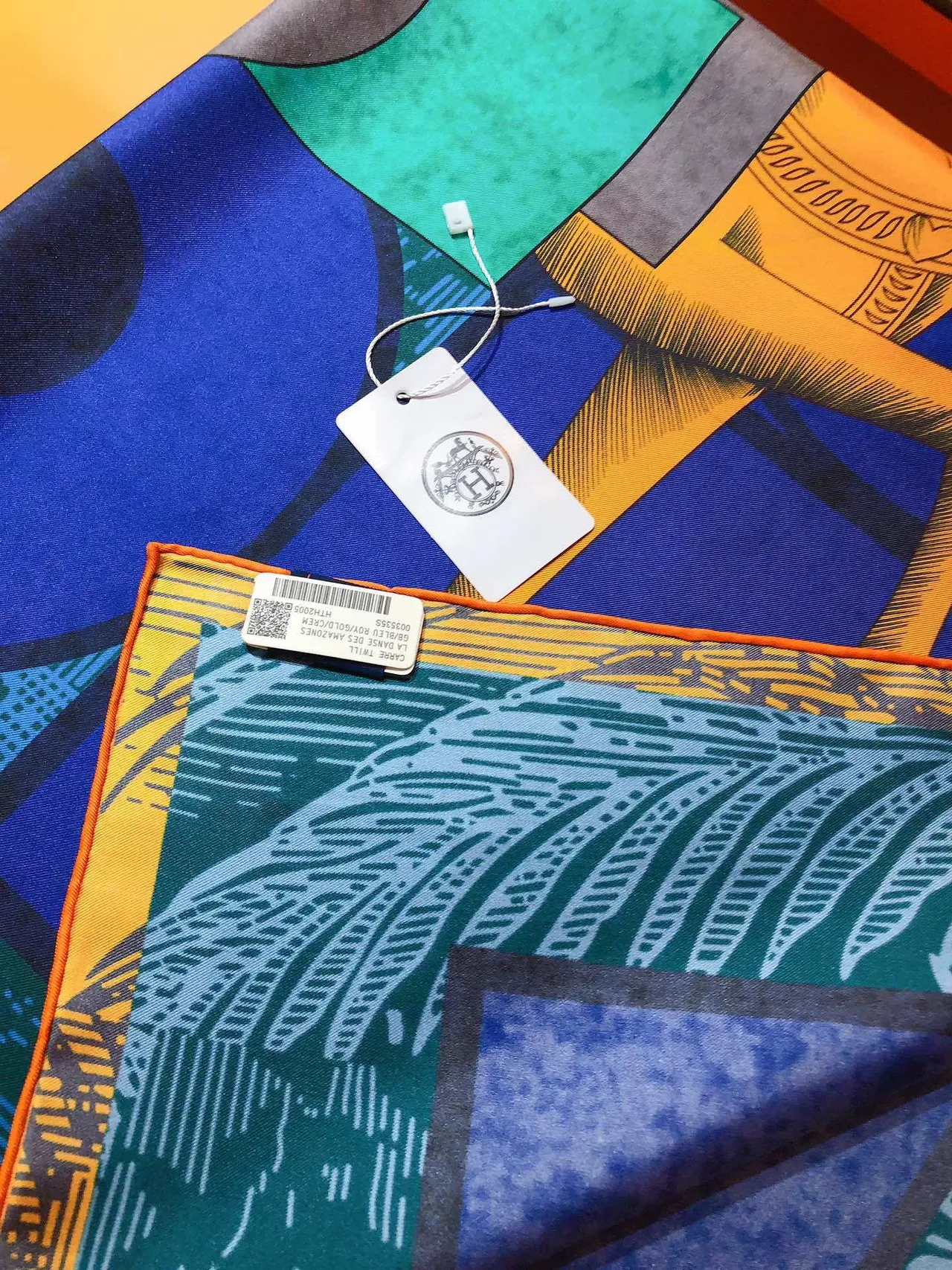Hermès बहुरंगी मुद्रित ट्विल बोल्ड ग्राफिक बॉर्डर सिल्क स्कार्फ 8