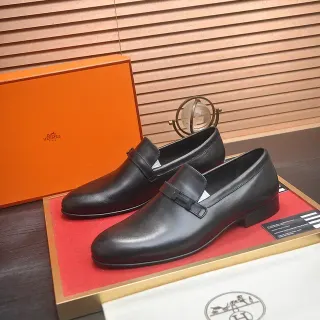 Hermès Oran 黑色皮革 H-Buckle 乐福鞋
