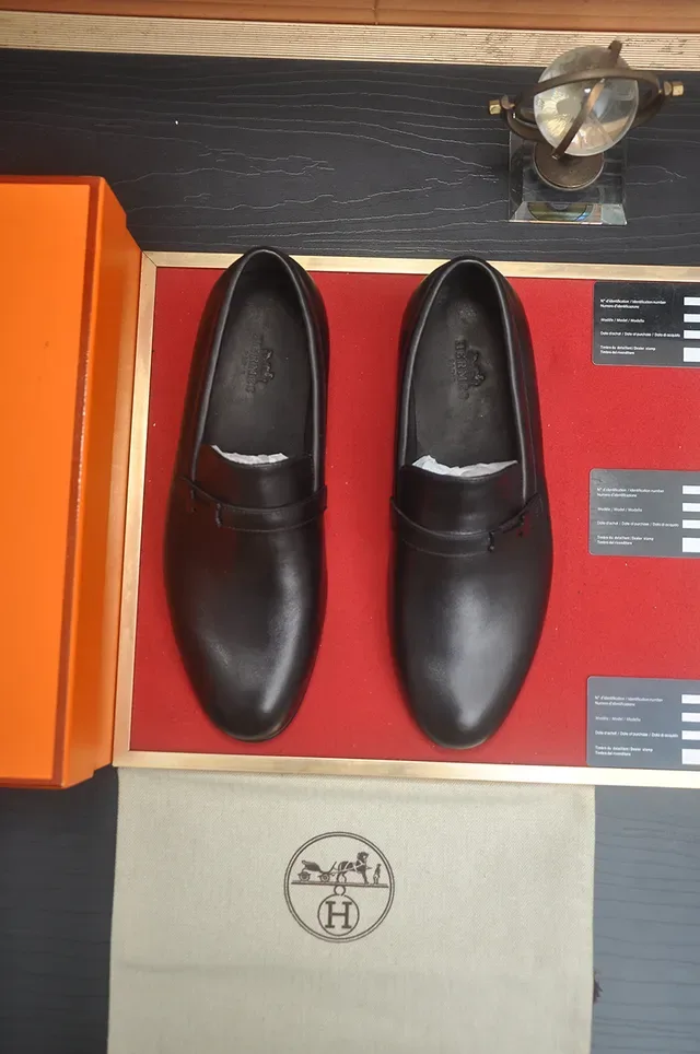 Hermès Oran Black Leather H-Buckle Loafers 5