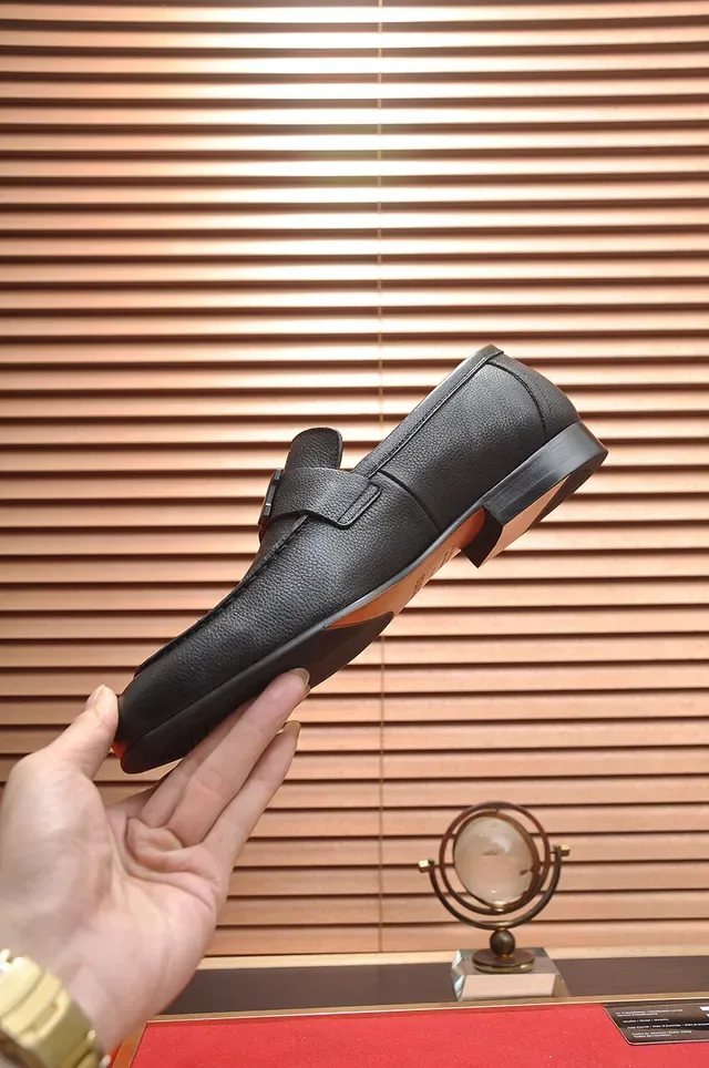 Hermès Oran काली पेब्ल्ड लेदर H-Buckle लोफर 5