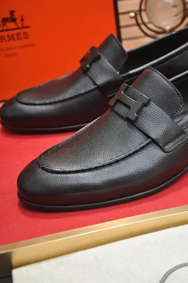 Hermès Oran काली पेब्ल्ड लेदर H-Buckle लोफर 8