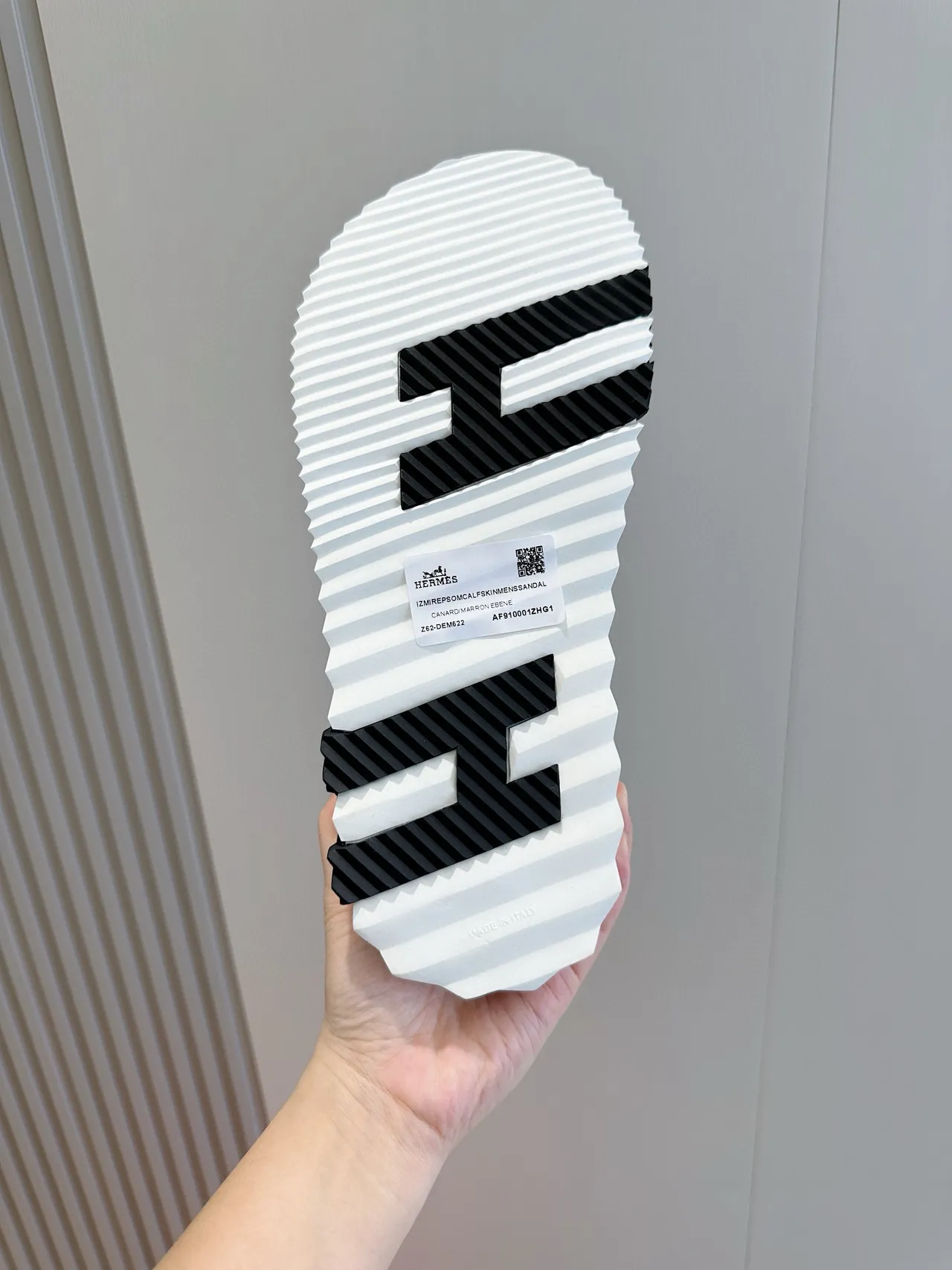 Hermès Oran Black White Cross-Strap Platform Sole Slippers 2